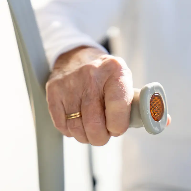long term care - assicurazione di sostegno anziani - inabilità delle attività quotidiane